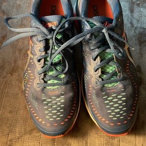 ASICS Gel Kayano running shoes- size 9.5- gently used